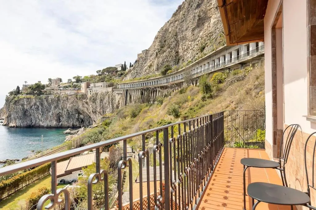 Isola Bella - Rooms Il Pescatore Taormina Italy